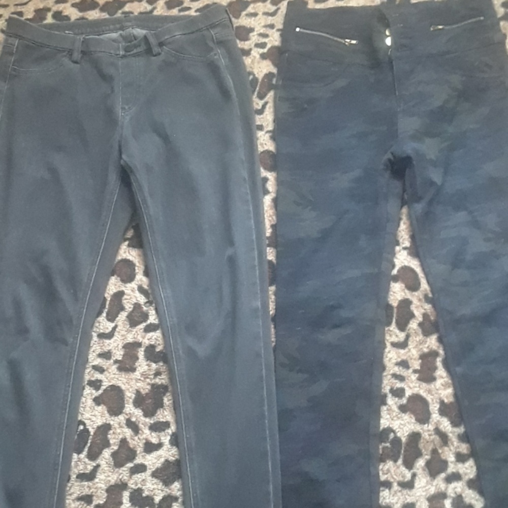 2 pairs of jeggings